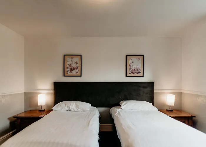 Oak Farm Hotel